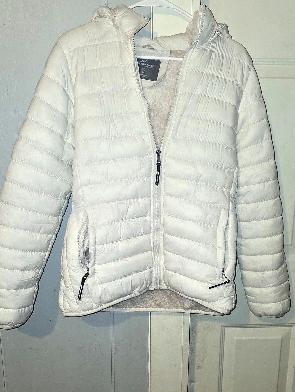 Jackson Hole Outerwear Puffer Jacket in White Size XL Like New